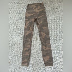 Lululemon 25 inch tan camo size 0 align leggings
